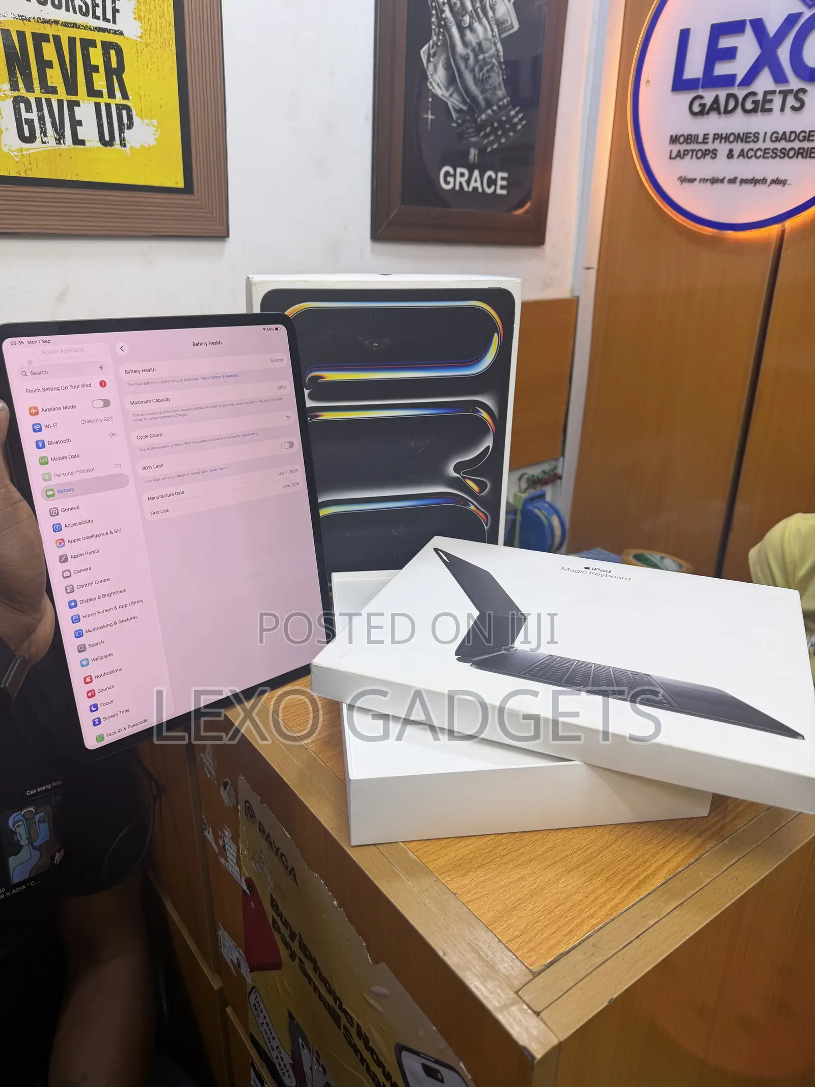 New Apple iPad Pro 13 (2025) 256 GB Gray