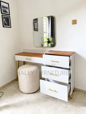 Hally DRESSER