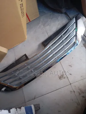 Grille Toyota Sienna 2013 Available as Seen