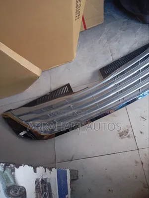 Grille Toyota Sienna 2013 Available as Seen