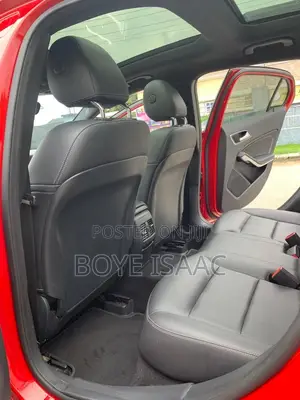 Mercedes-Benz GLA 250 2018 Red