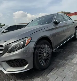 Mercedes-Benz C300 2016 Gray