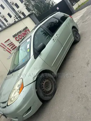 Toyota Sienna 2009 Green