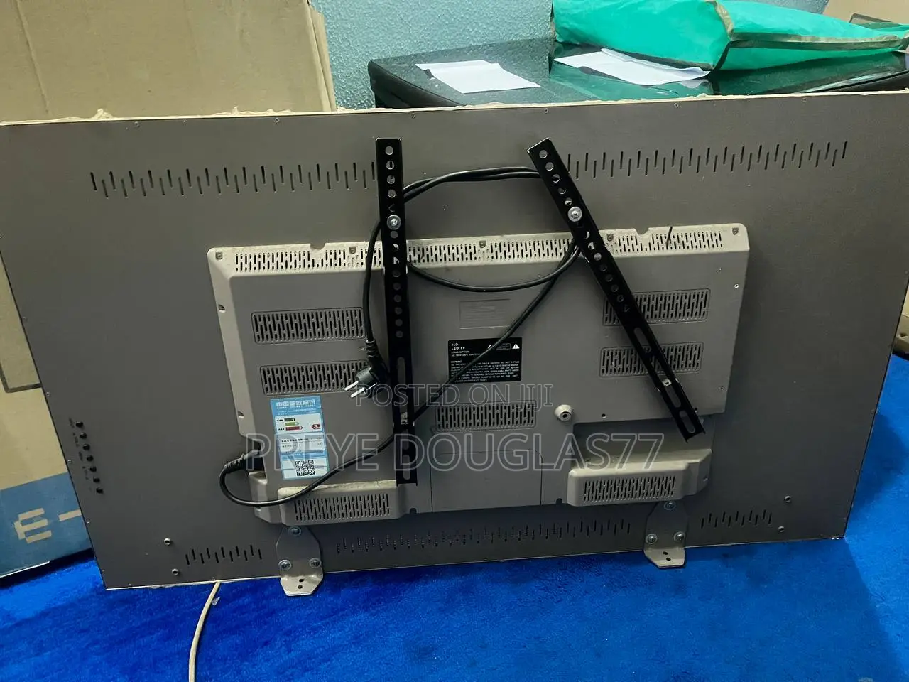 60 Inch Smart Android LED TV With Wall Mount