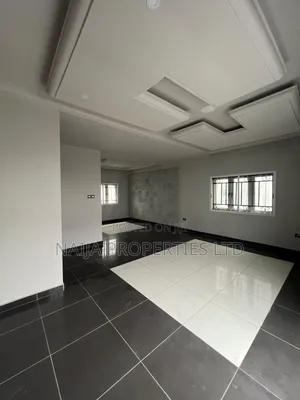 3bdrm Townhouse / Terrace in Lekki Phase 1 Right for rent