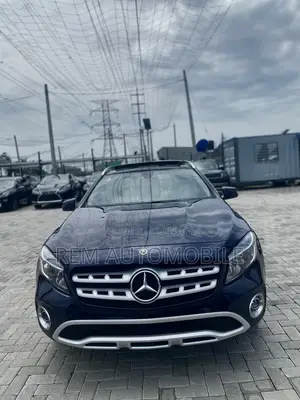 Mercedes-Benz GLA 250 2018 Blue