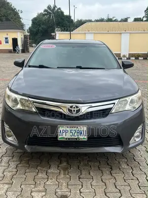Toyota Camry XLE 4dr Sedan (3.5L 6cyl 6A) 2014 Gray