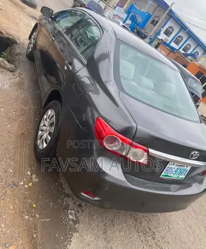 Toyota Corolla 2012 Gray