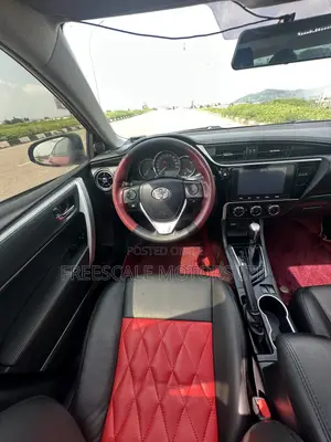 Toyota Corolla LE (1.8L 4cyl 2A) 2018 Red