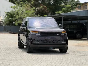 Land Rover Range Rover Vogue 2023 Maroon
