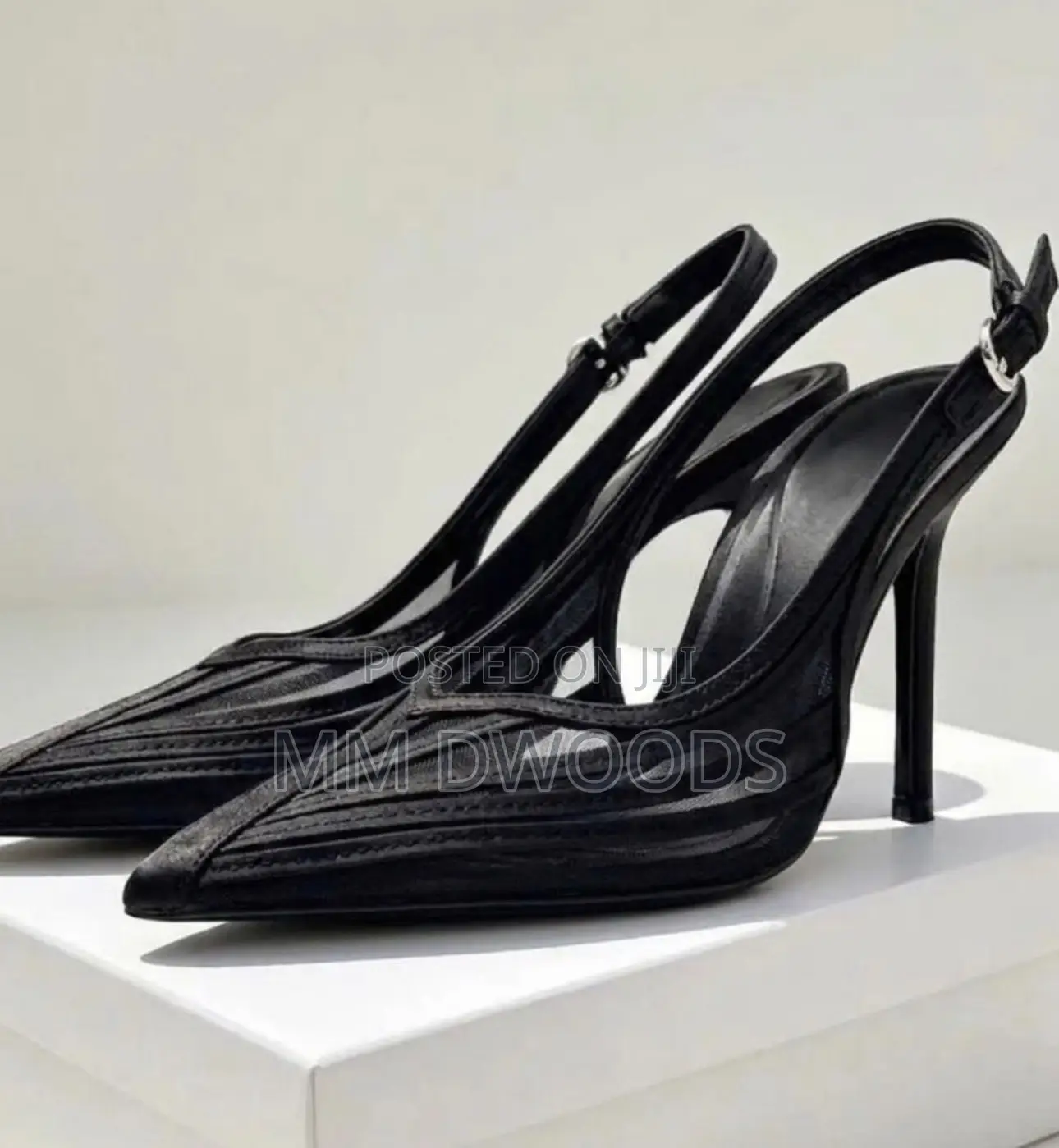 Pointed Linen Heel Shoes