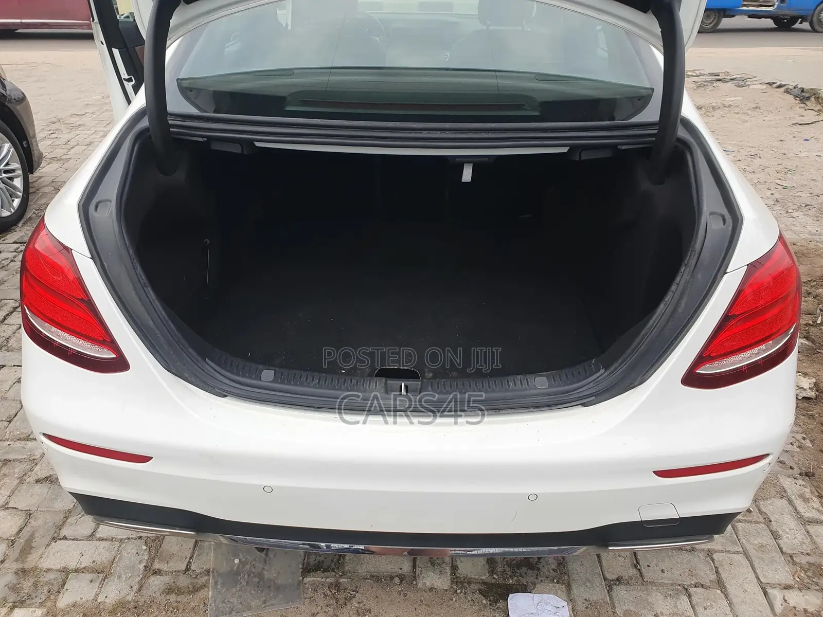 Mercedes-Benz E300 2017 White