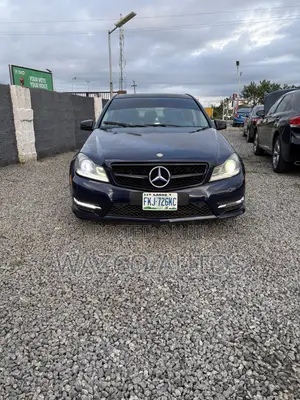 Mercedes-Benz C350 2013 Blue