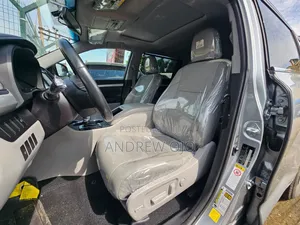 Toyota Highlander XLE 4x2 V6 (3.5L 6cyl 8A) 2017 Silver