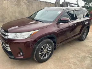 Toyota Highlander 2017 Burgundy