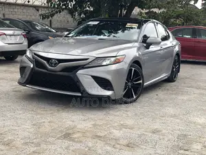 Toyota Camry XSE (2.5L 4cyl 8A) 2019 Silver