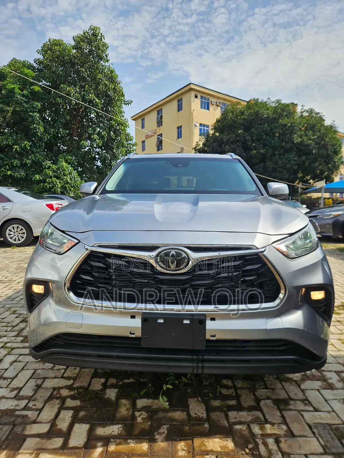 Toyota Highlander XLE 2021 Silver