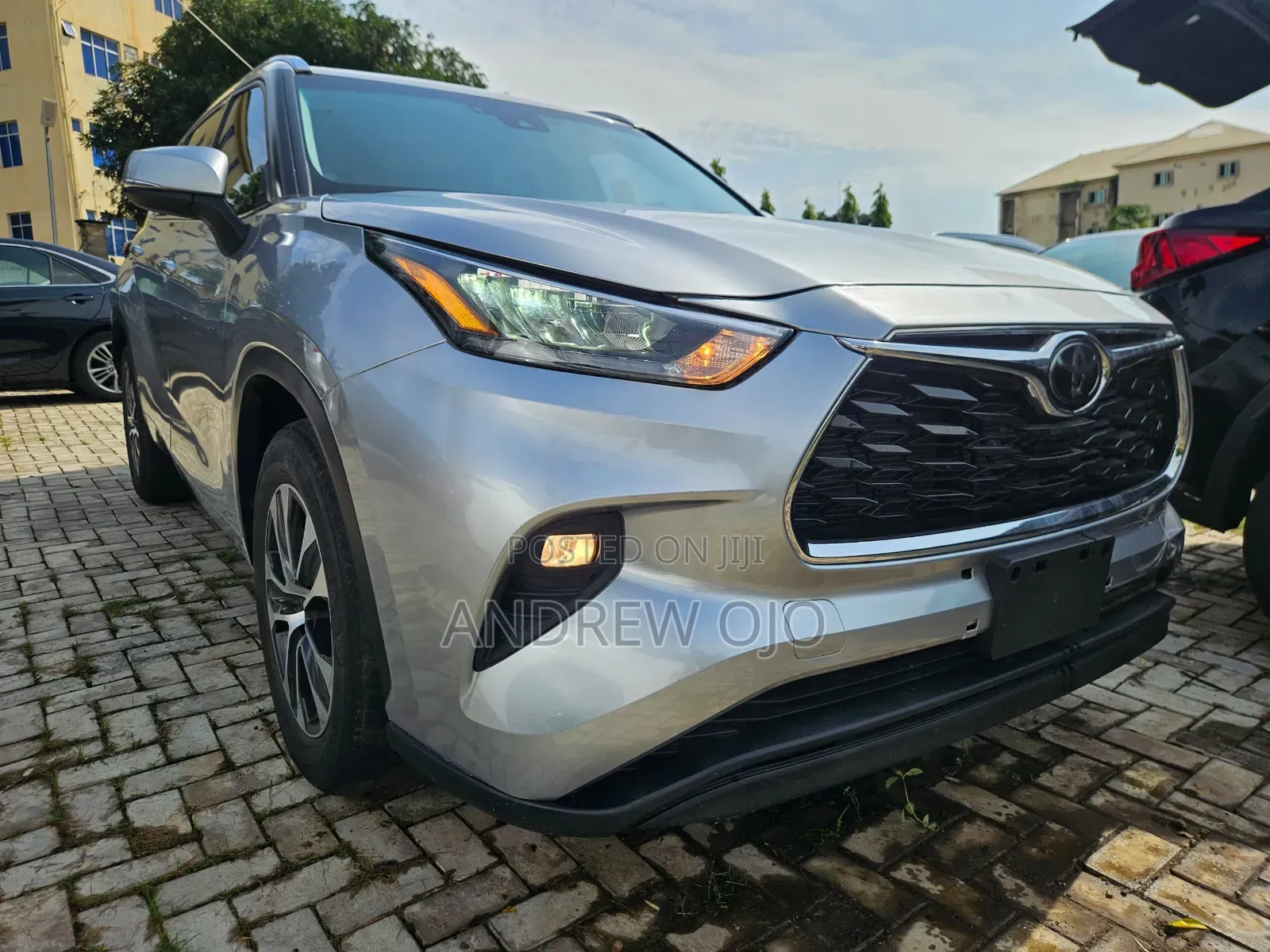 Toyota Highlander XLE 2021 Silver