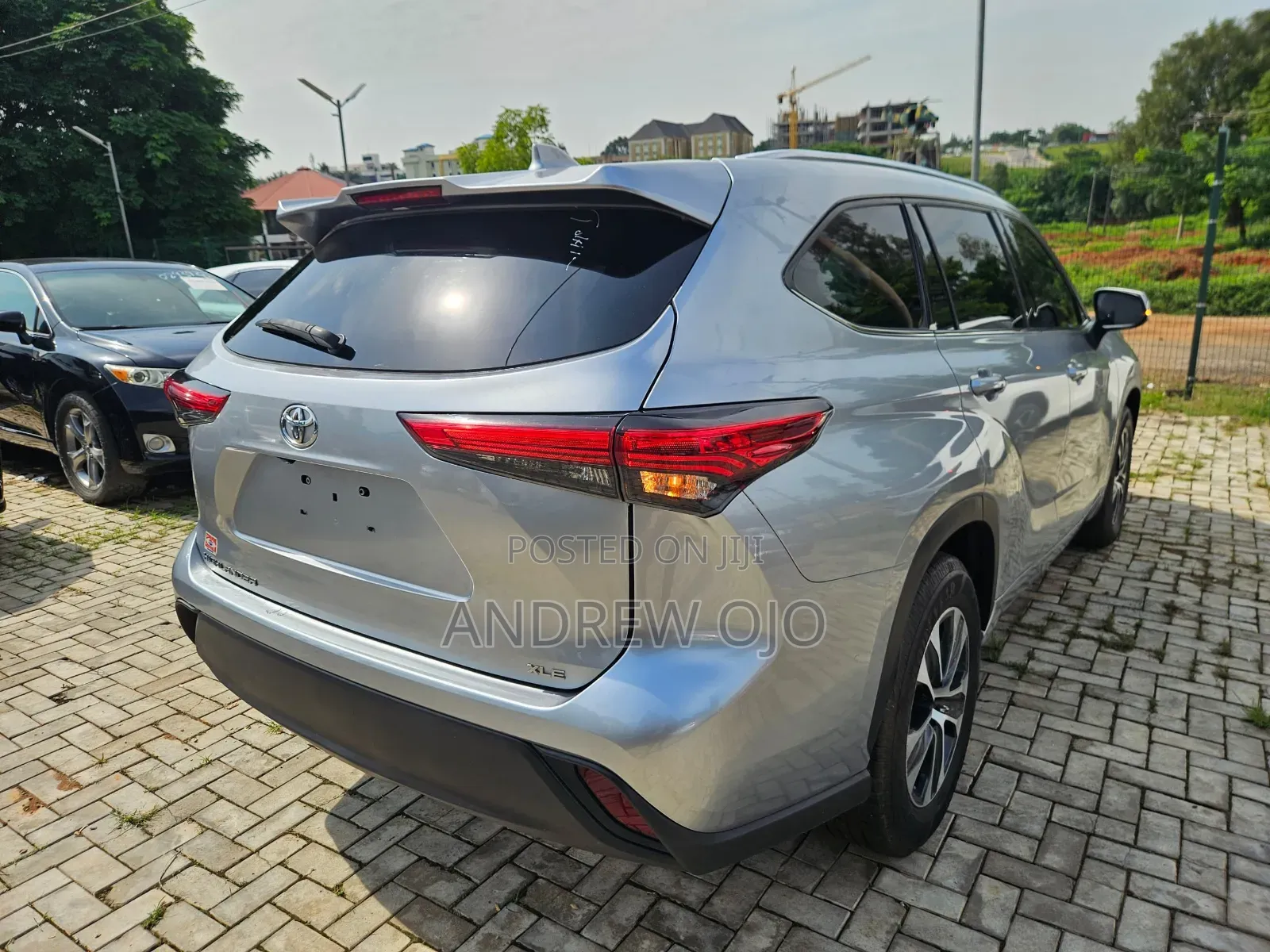 Toyota Highlander XLE 2021 Silver