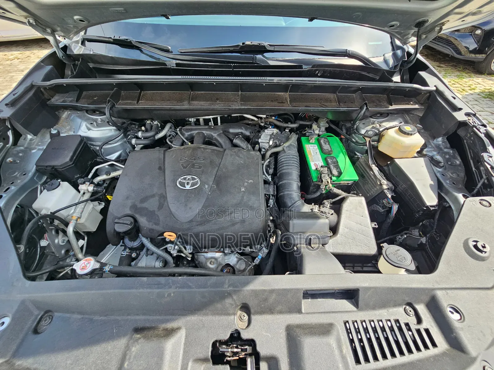 Toyota Highlander XLE 2021 Silver