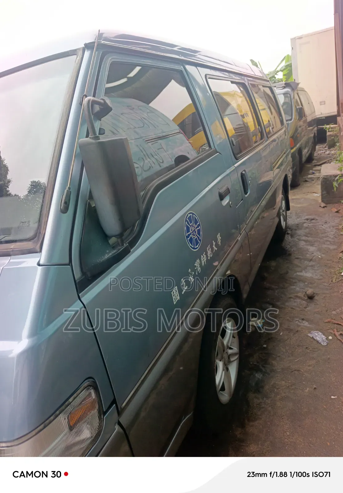 Mitsubishi L300 2010 Blue