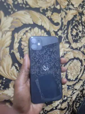 Apple iPhone 11 64 GB Gray