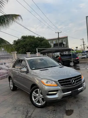 Mercedes-Benz M Class ML350 4MATIC 4dr SUV AWD (3.5L 6cyl 7A) 2014 Gray