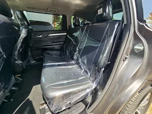 Toyota Highlander XLE 4x4 V6 (3.5L 6cyl 8A) 2017 Gray