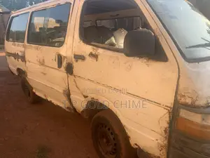 Toyota HiAce 1998 White