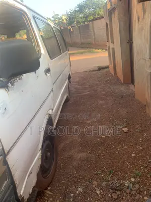 Toyota HiAce 1998 White