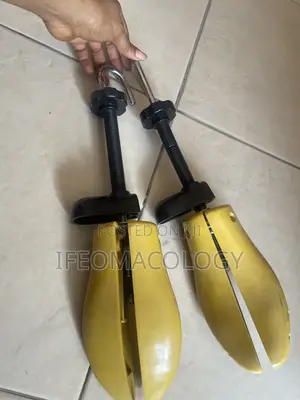 Shoe Stretchers