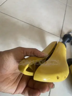 Shoe Stretchers