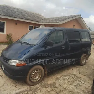 Toyota HiAce 2003 Black