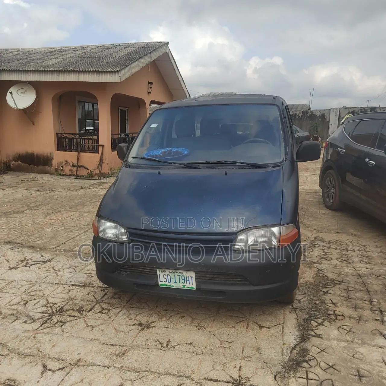 Toyota HiAce 2003 Black