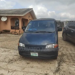 Toyota HiAce 2003 Black