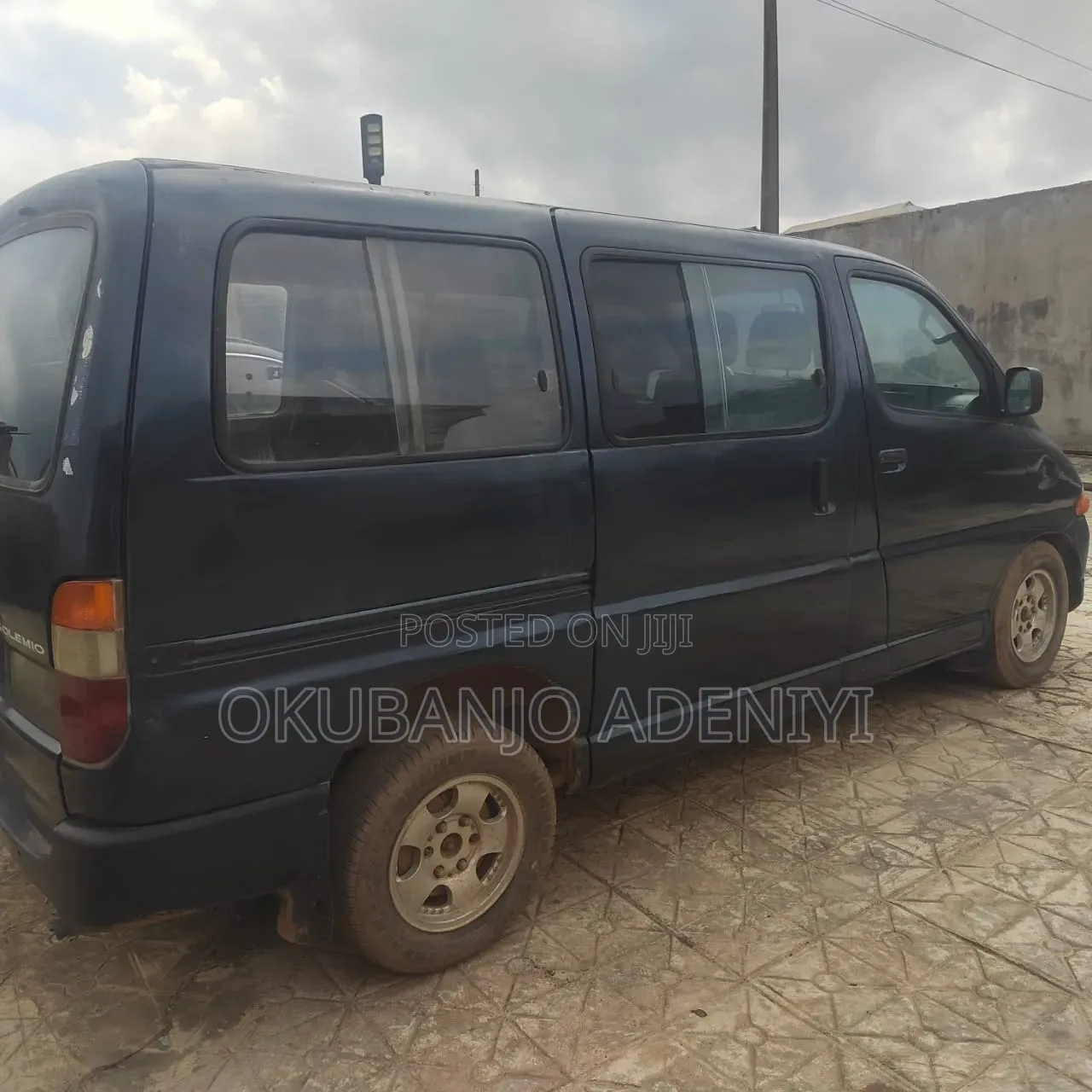 Toyota HiAce 2003 Black