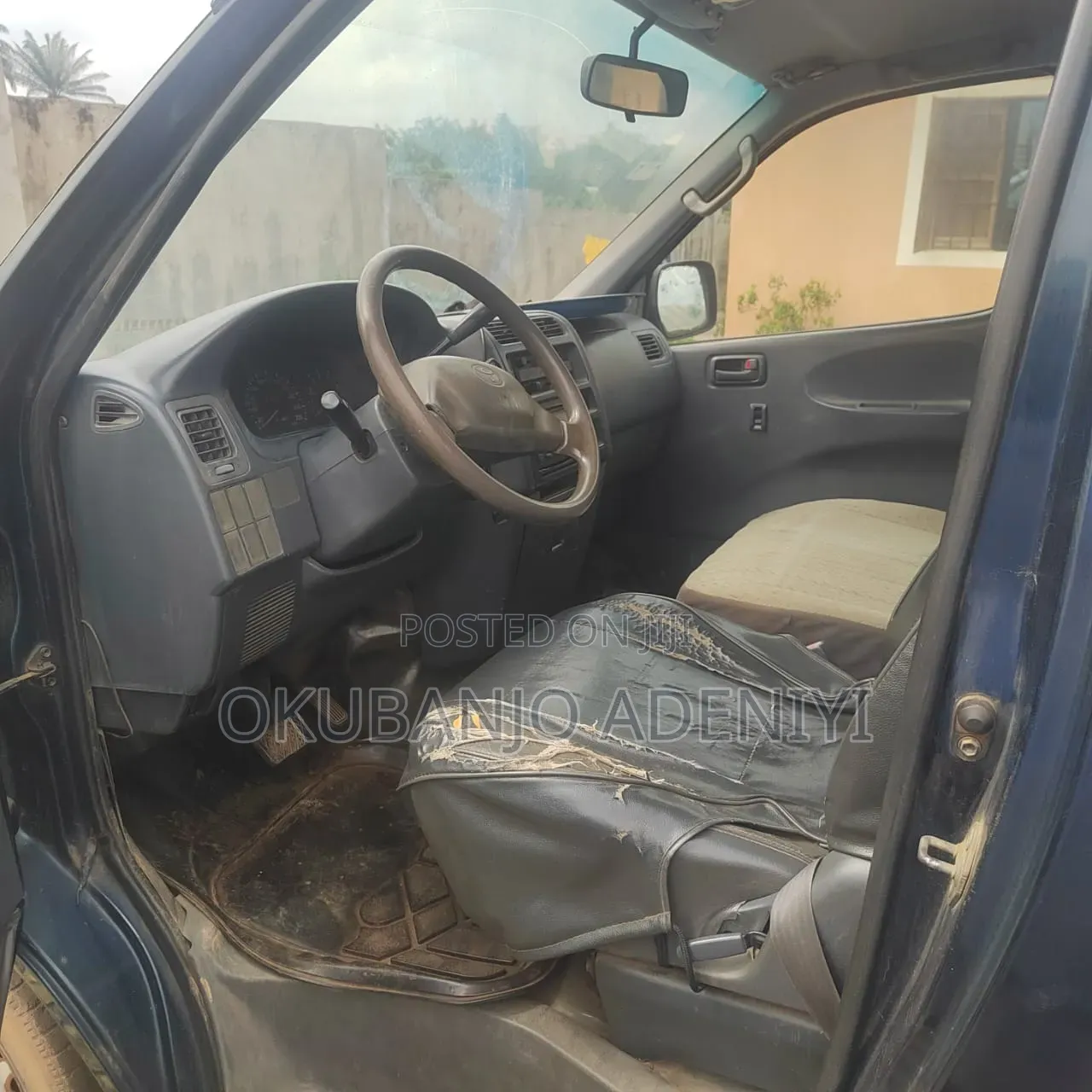 Toyota HiAce 2003 Black