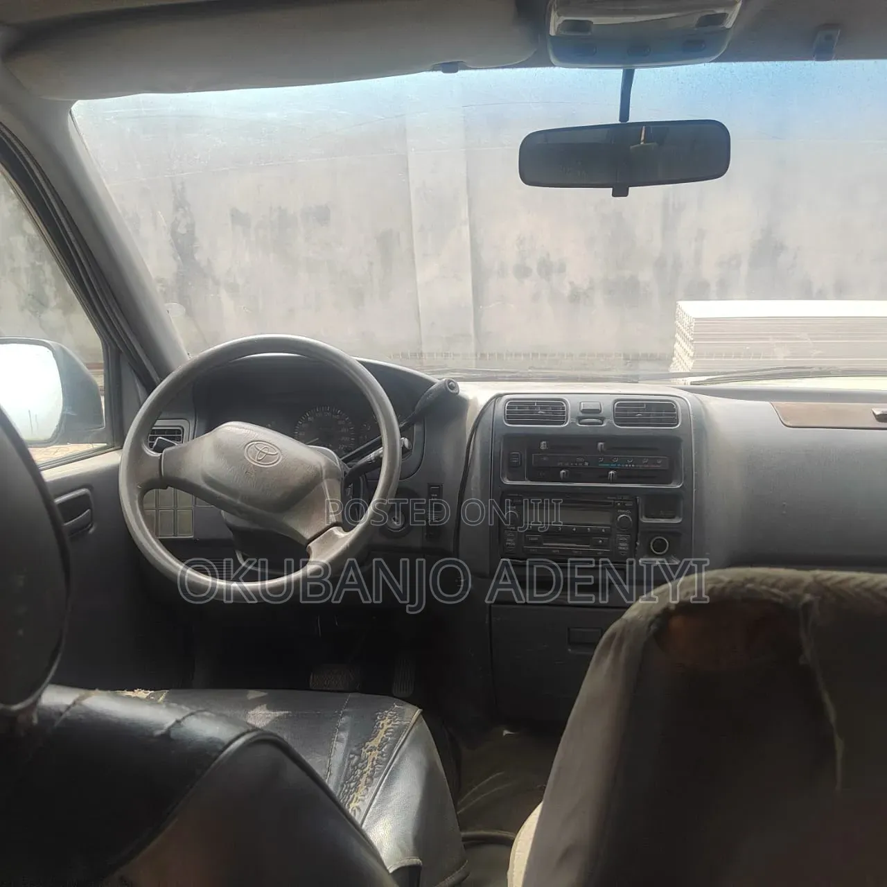 Toyota HiAce 2003 Black
