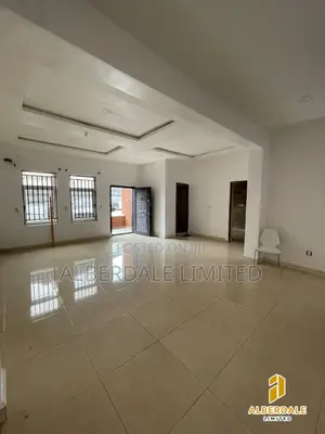 2bdrm Block of Flats in Chevron for rent
