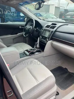 Toyota Camry XLE V6 4dr Sedan (3.5L 6cyl 6A) 2013 Black