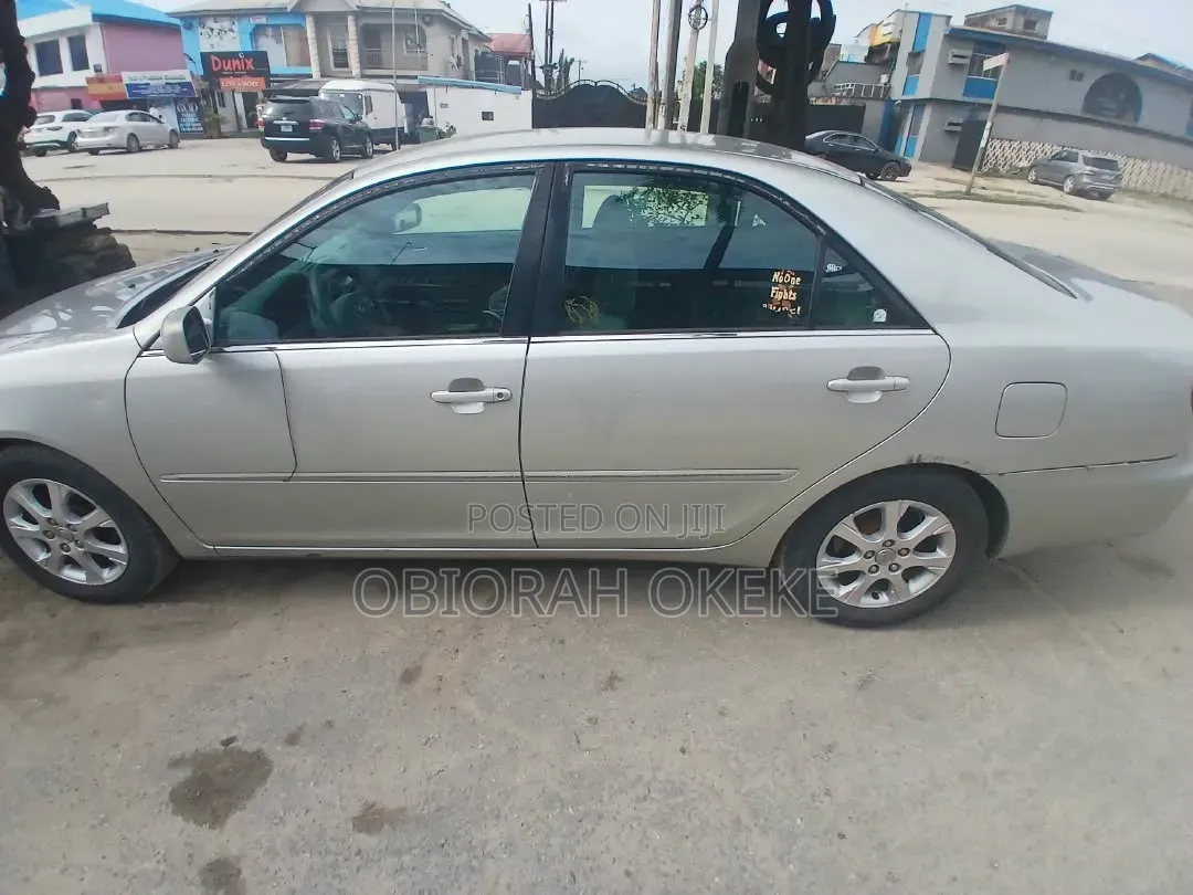 Toyota Camry 2005 Silver