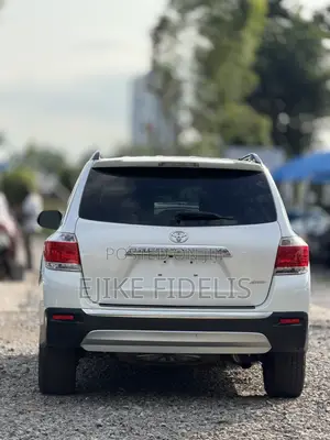 Toyota Highlander 3.5L 4WD 2013 White
