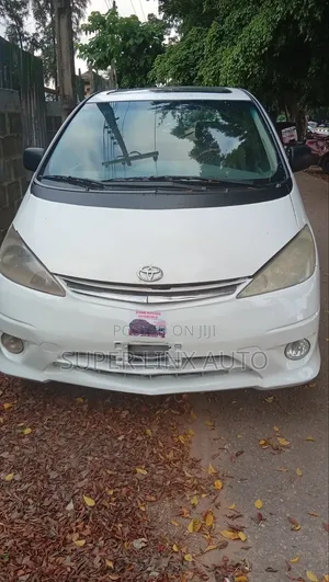 Toyota Previa 2005 White