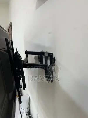 43” Nexus Smart TV With Adjustable Hanger