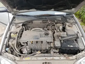 Toyota Avensis 2001 Silver