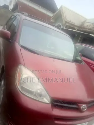 Toyota Sienna 2005 Red