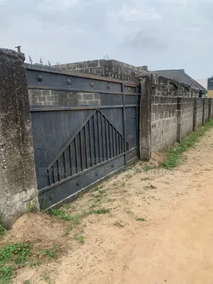 2bdrm Bungalow in Morekete Estate, Ikorodu for Sale