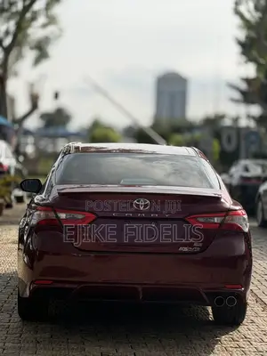 Toyota Camry SE FWD (2.5L 4cyl 8AM) 2018 Red