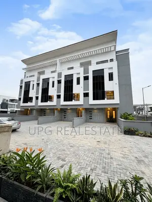 3bdrm Penthouse in Lekki Phase 1 for sale