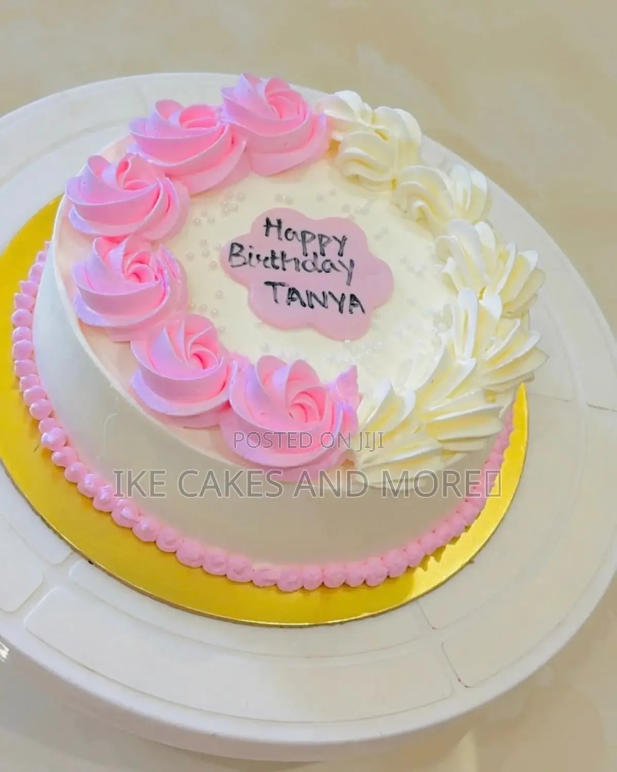 IKEOLA Cakes and More